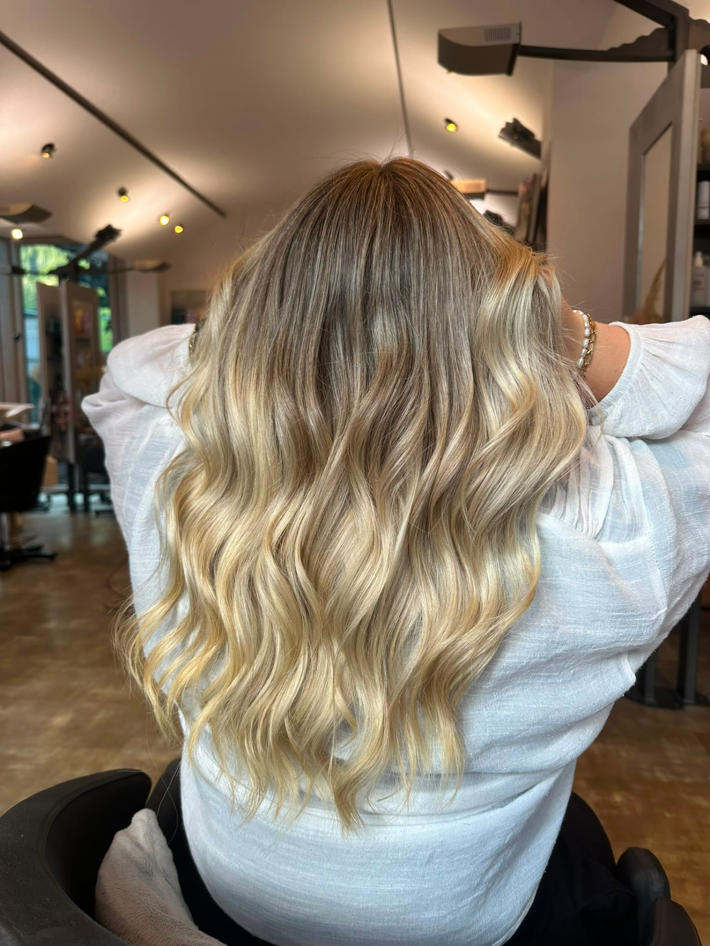 Haar nach Färbung und Eishaarversiegelung